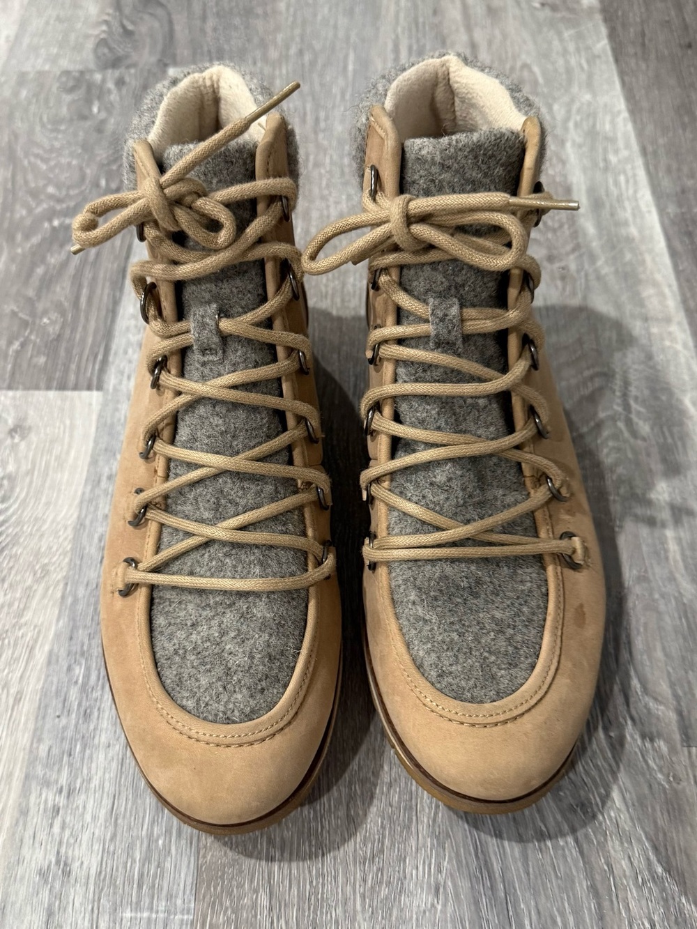 Sorel Glacy Women’s Beige/Gray Leather Ankle Snow Boot Lace-Up Lined US 9